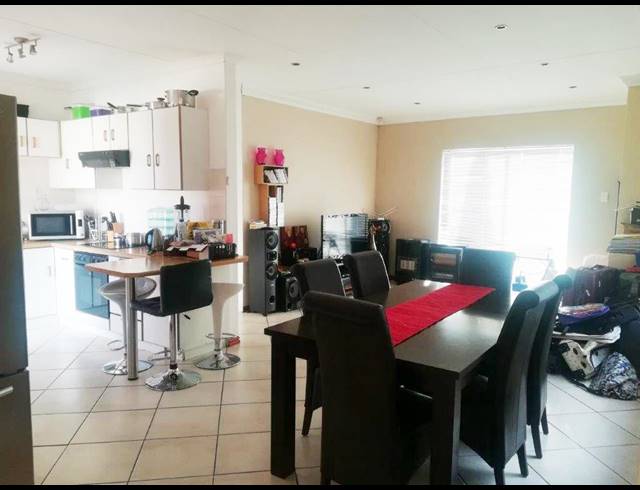2 BEDROOM HOUSE RENTED IN AZALEA PARK